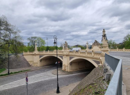 Warszawa ogłosiła konkurs architektoniczny na opracowanie koncepcji przebudowy ulicy Karowej, obejmującej odcinek od Krakowskiego Przedmieścia do Wybrzeża Kościuszkowskiego, włącznie z wiaduktem im. Stanisława Markiewicza.