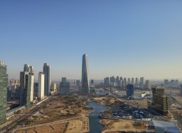 Nowe centrum biznesowe - Songdo zostało zlokalizowane w zachodnio północnej części kraju. Inwestycja mieścić się będzie na sztucznie wybudowanej wyspie na Morzu Żółtym.