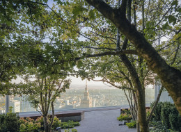 Na szczycie Varso Tower działa Highline Warsaw – najwyżej położona atrakcja miejska w Unii Europejskiej.