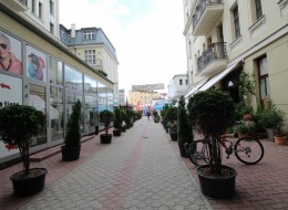 Trwa konkurs architektoniczny na modernizację dziedzińca Kamienicy przy ul. Gdańskiej 27 oraz koncepcję obiektu wielofunkcyjnego (Centrum handlowo-biurowe-hotelowe), która scali istniejącą kamienicę tak, aby nowy obiekt idealnie wpisał się w tkankę Śródmieścia Bydgoszczy.