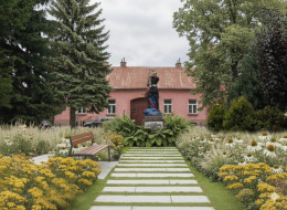 Rozstrzygnięto konkurs na opracowanie koncepcji urbanistyczno-architektonicznej pn. „Zagospodarowanie i poprawa funkcjonalno-przestrzenna skwerów i zieleńców w centrum Chmielnika”