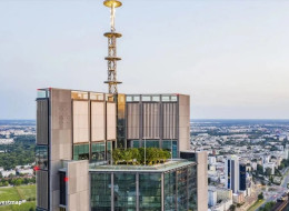 Latem 2025 roku stolica Polski stanie się gospodarzem unikalnej atrakcji – Highline Warsaw na szczycie Varso Tower.