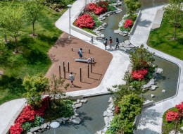 Nowe osiedle Concord Gardens w kanadyjskim Richmond, w Kolumbii Brytyjskiej, zostało wzbogacone o park, w którym już na etapie projektu zostały wykorzystane zasady Feng Shui. W parku tym został od zera stworzony krajobraz korespondujący z osiedlowym otoczeniem, plac zabaw, strefy relaksu, ogrody i architektura nawiązująca do kultury dalekiego Wschodu.