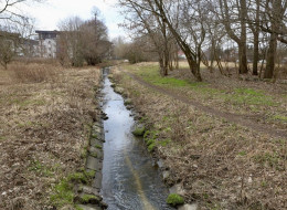W trosce o zachowanie naturalnego piękna i ekologicznej równowagi Łodzi, miasto podejmuje kolejne kroki w celu ochrony terenów zielonych. Po terenach leśnych, które już są objęte planami miejscowymi, przyszedł czas na rzeki i ich doliny, szczególnie Olechówkę i Augustówkę. Dzięki opracowaniu planów miejscowych dla dolin rzecznych, niezbędne dla prawidłowego funkcjonowania tkanki miejskiej rzeki, staną się jeszcze bardziej chronione, co przełoży się także na ich atrakcyjność dla mieszkańców i zwiększenie ilości terenów rekreacyjnych.