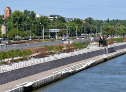 Autorem projektu bulwarów wiślanych w Warszawie - na odcinku od mostu Śląsko-Dąbrowskiego do ul. Boleść jest pracownia RS Architektura Krajobrazu. 