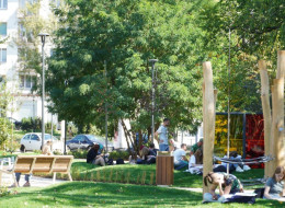 Centrum Łodzi zyskało przestrzeń, która łączy rekreację, edukację i rozwiązania wspierające odporność miasta na zmiany klimatyczne.