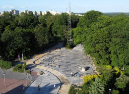 Zaawansowane prace budowlane na Promenadzie Niemena w Częstochowie odsłaniają skalę zmian