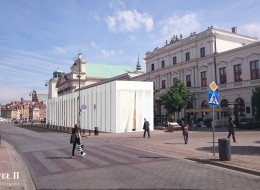 Prezentowany, minimalistyczny obiekt, zaaranżowany w formie pawilonu, został zaprojektowany przez pracownię architektoniczną Nizio Design International.  W jej wnętrzu, została ukryta ekspozycja „Jan Paweł II. Źródła”. Wystawę będzie można oglądać od 20 lipca do 15 sierpnia przy Krakowskim Przedmieściu 66.