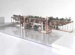 Konstrukcja mostu pełniąca funkcję centrum rekreacyjnego to projekt Weroniki Graś, który wyróżniony został w międzynarodowym konkursie. Nietypowy obiekt miały zostać wypełniony zielenią.

