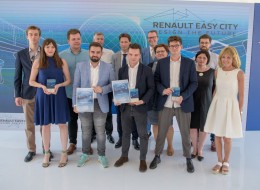 Jury wybrało laureatów konkursu „Renault Easy City. Design the Future”. Zwycięzcami zostali Jakub Jedynak i Radosław Domżoł, którzy zaprojektowali sieć centrów przesiadkowych wykorzystujących pojazd Renault EZ-GO do transportu ostatniej mili. 