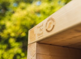W ramach międzynarodowych warsztatów Mood For Wood przestrzeń Poznania wzbogaciła się o ciekawe meble miejskie. W ciągu 10 dni powstały 23 meble, które łączy wspólny surowiec jakim jest drewno