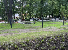 Zmodernizowany Park im. Władysława Bartoszewskiego w Namysłowie został ponownie udostępniony mieszkańcom po zakończeniu kompleksowej rewitalizacji.