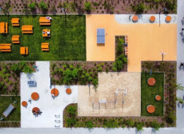Panattoni Park Poznań A2 to jedna z nielicznych inwestycji przemysłowych w Polsce, która uzyskała certyfikat BREEAM na poziomie „Outstanding”. Wyróżnia się nie tylko wysokimi standardami ekologicznymi budynku, ale również starannie zaplanowaną zieloną infrastrukturą. 