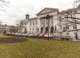 Aż 51 architektów, urbanistów z Polski i ze świata zaproponowało nowe koncepcje funkcjonowania Placu Małachowskiego w Warszawie jako miejsca otwartego na mieszkańców i eksponującego dziedzictwo architektury obiektów okalających Plac. Zarząd Terenów Publicznych – organizator konkursu na koncepcję modernizacji tej części Śródmieścia – we wtorek, 17 czerwca, o godz. 11.00 zakończył przyjmowanie prac.