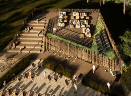 Na tyskiej „dzikiej plaży” nad Jeziorem Paprocańskim powstał całoroczny pawilon rekreacyjno-gastronomiczny, który z założenia miał zachować charakter tego popularnego miejsca wypoczynku. 