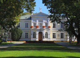 26 września 2017 roku w Muzeum Warszawy wręczono nagrody w drugiej edycji konkursu prezydenta m.st. Warszawy na najlepsze prace magisterskie i doktorskie związane z tematyką rozwoju społeczno-gospodarczego stolicy. Przyznano osiem nagród i wyróżnień z czego połowę zdobyli studenci i doktoranci Szkoły Głównej Gospodarstwa Wiejskiego.