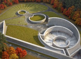 W otoczenie kolumbarium projektantka włączyła istniejące pola urnowe. Wykorzystała na nich materiał nawiązujący do użytego w koncepcji kolumbarium. Współczesny wygląd cmentarza to przestrzeń pełna estetyki, wprowadzającą przybyłych w chwilę zadumy i wyciszenia. 