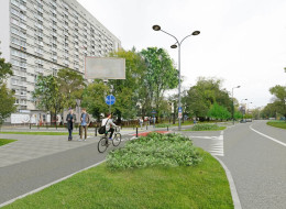 Projekt o nazwie „Nowe centrum Warszawy” zakłada szereg zmian, których wdrożenie ma udostępnić Śródmieście większej liczbie użytkowników i sprawić, że korzystanie z miejskiej infrastruktury w tym rejonie będzie jeszcze przyjemniejsze i łatwiejsze – nie tylko dla kierowców, ale również dla pieszych i rowerzystów. Jedną z planowanych zmian jest utworzenie ścieżki rowerowej pomiędzy ul. Królewską a placem Bankowym.