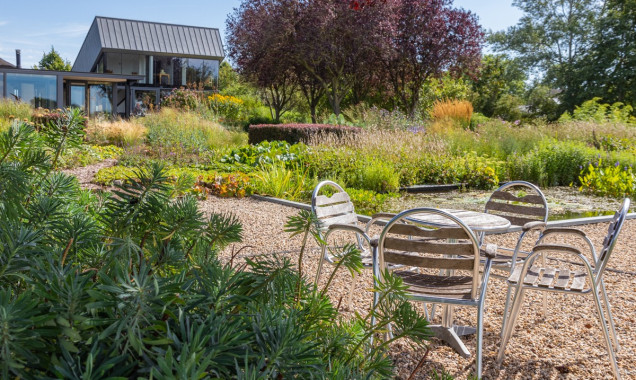 Naturalny ogród z trawami De Tuin van Fortmond