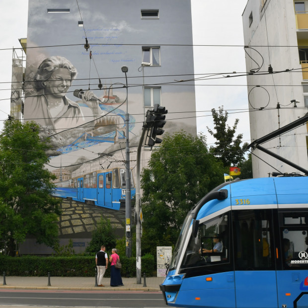 Maria Koterbska na muralu w centrum Wrocławia