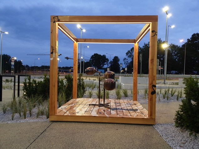 drewniane kubiki, przestrzeń miejska, przestrzeń publiczna, instalacja z drewna, Libero w Katowicach, RS+ Robert Skitek, Izabela Bołoz, Maria Prokop, zagospodarowanie przestrzenie, instalacja artystyc