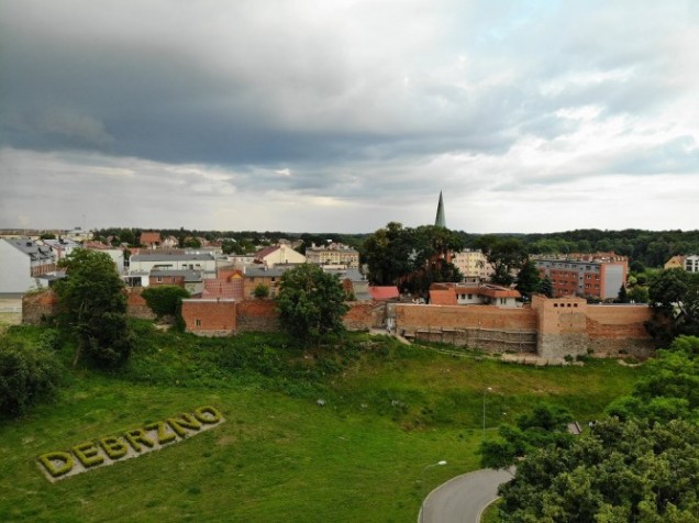 rewitalizacja mury Debrzno