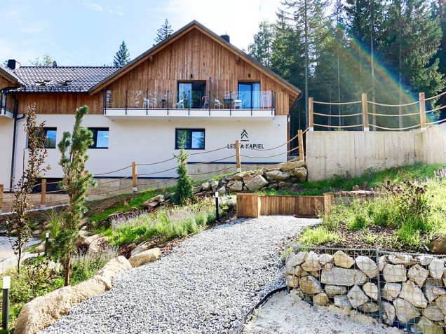Zieleń przy hotelu Leśna Kąpiel w Karpaczu