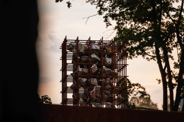 Monument na Cmentarzu Żydowskim w Warszawie