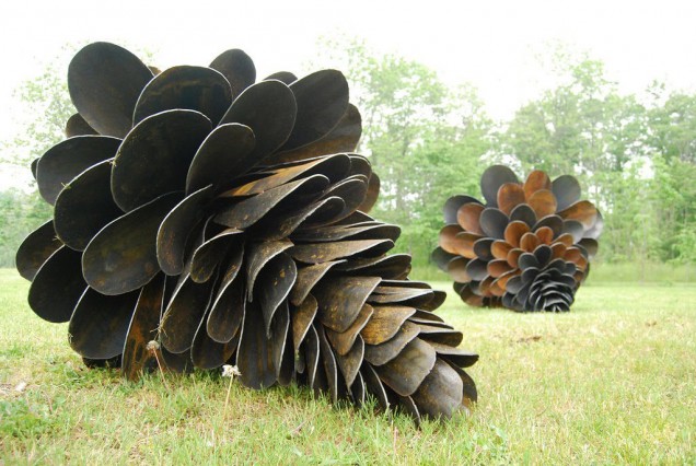 metalowe szyszki