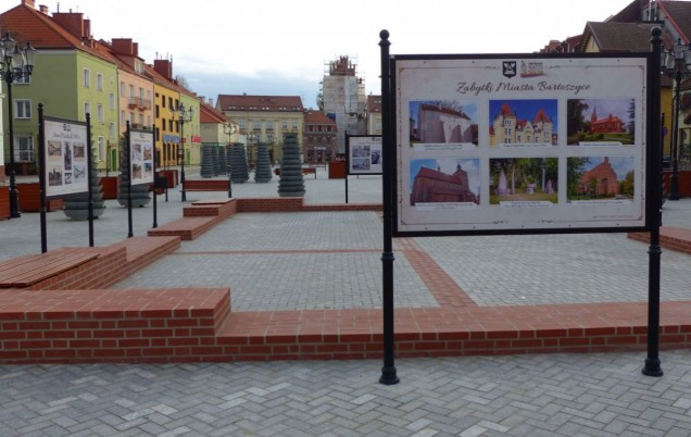 kostka brukowa - rynek w Bartoszycach