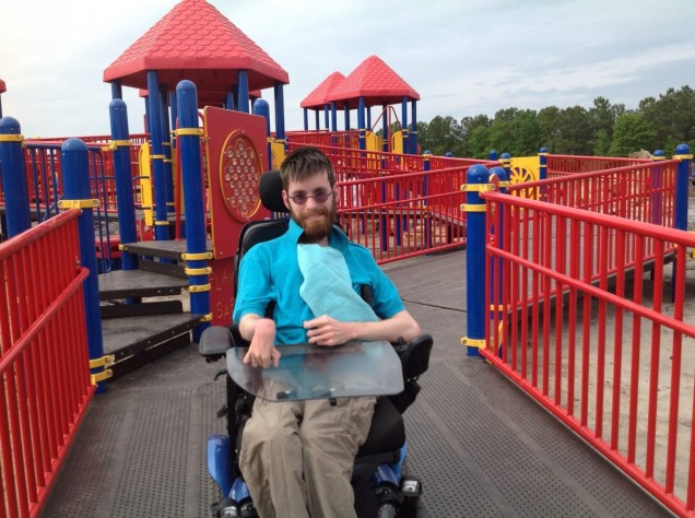 plac zabaw dla niepełnosprawnych 