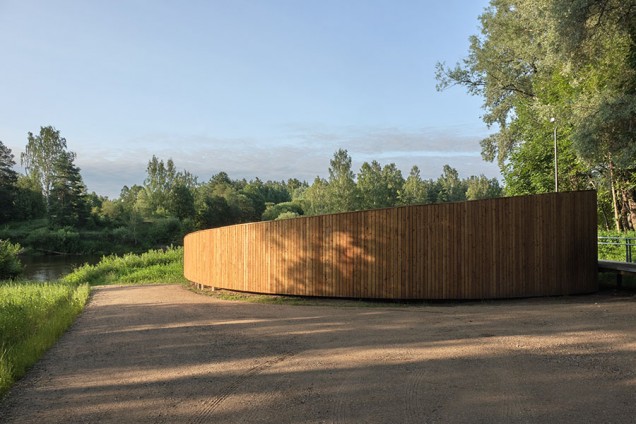 Ścieżka i taras widokowy nad rzeką