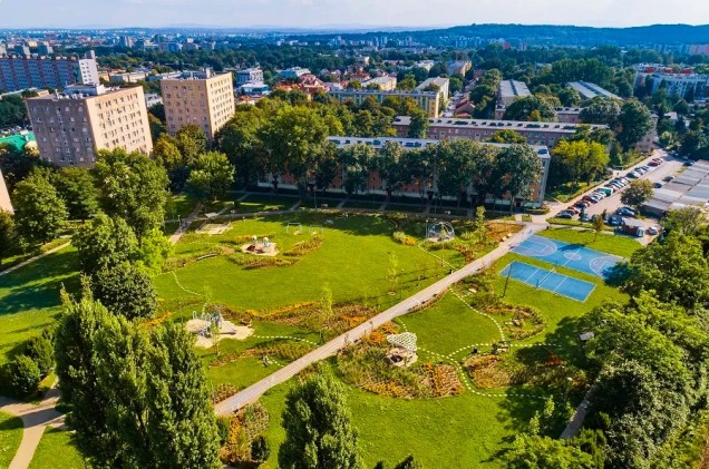 trawiasty park kieszonkowy w Krakowie