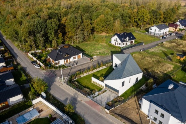 Ogród przy domu asymetrycznym w Tarnowskich Górach