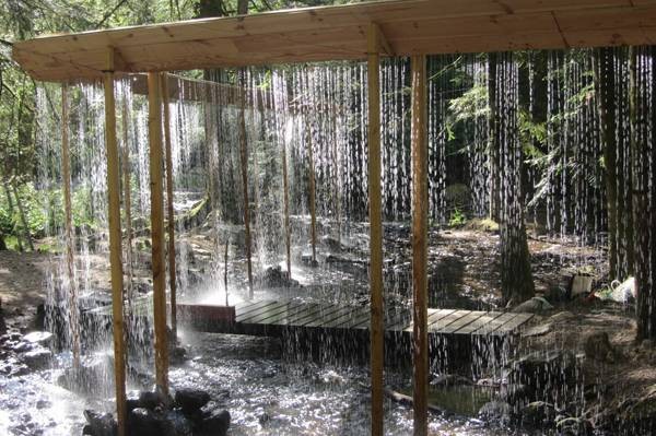 Kurtyna wodna w lesie - Trendy w architekturze krajobrazu - Sztuka  Krajobrazu