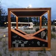 drewniane kubiki, przestrzeń miejska, przestrzeń publiczna, instalacja z drewna, Libero w Katowicach, RS+ Robert Skitek, Izabela Bołoz, Maria Prokop, zagospodarowanie przestrzenie, instalacja artystyc