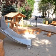 Plac zabaw z naturalnych materiałów