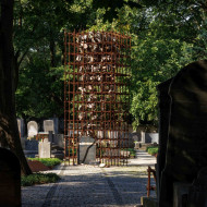 Monument na Cmentarzu Żydowskim w Warszawie