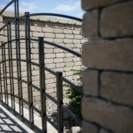 ogrodzenie, libet, mała architektura, projektowanie przydomowej przestrzeni, aranżacje przestrzeni, cegła splitowana