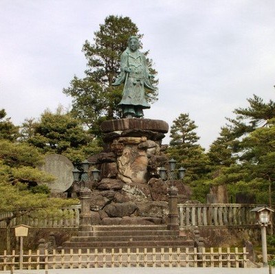 Meiji Monument 