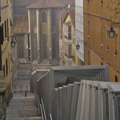 Duże różnice poziomów